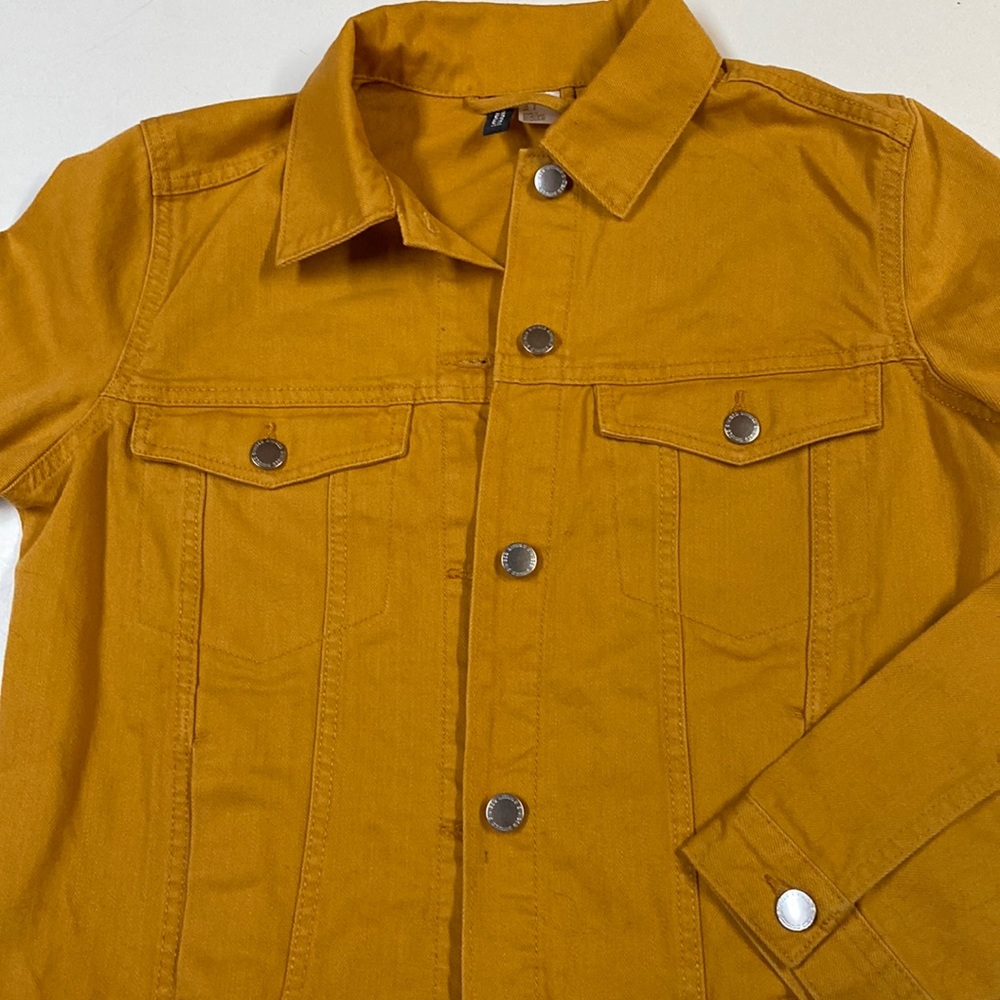 Women’s Small S mustard yellow denim jacket in EUC!  Cute,perfect for fall!